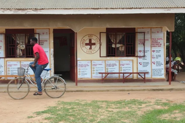 Red Cross connectivity centre in Nakivale
