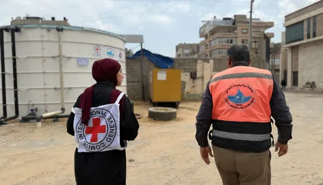 A site visit at the Al Manshia desalination plant in Gaza City. Credit: ICRC 