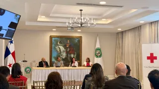 Fotografía de participantes en el simposio