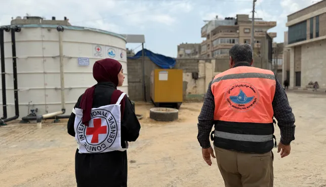 A site visit at the Al Manshia desalination plant in Gaza City. Credit: ICRC 